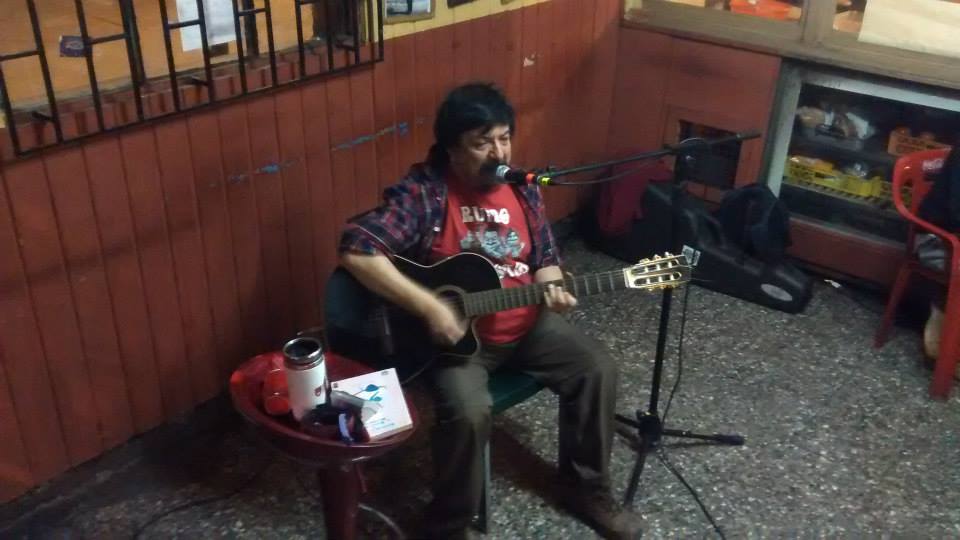 2015 POETA MAURICIO REDOLES (Descentralizando la poesía popular)
