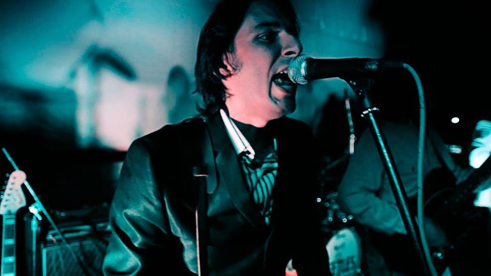 2014 «Los Beetles Con 2 E» Al Aire Libre