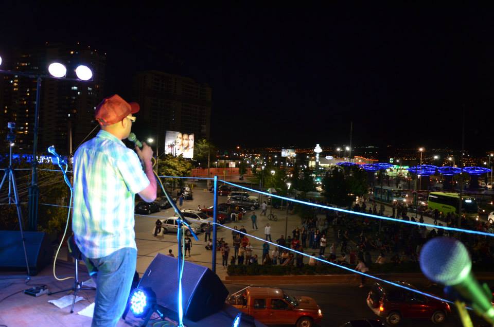 2014 «Los Beetles Con 2 E» Al Aire Libre
